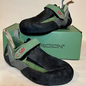 Madrock Shark 3 high volume climbing shoes M10.5/ W12